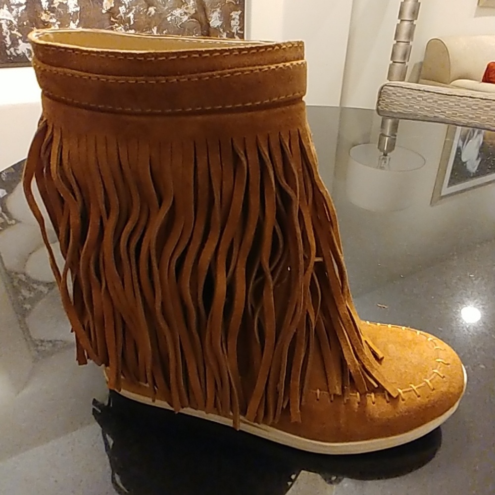 Maison des Talons fringe suede boot